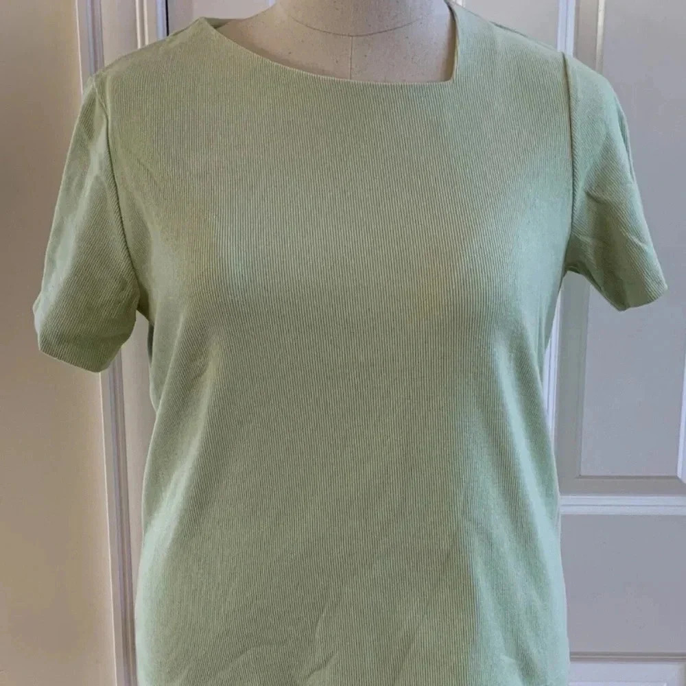 Orvis Womens Size Large Short Sleeve Light Green Ribbed Asymmetric Neck T-shirt